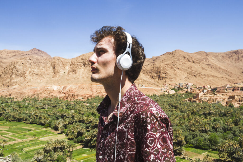 Wired Headphones: Pros and Cons